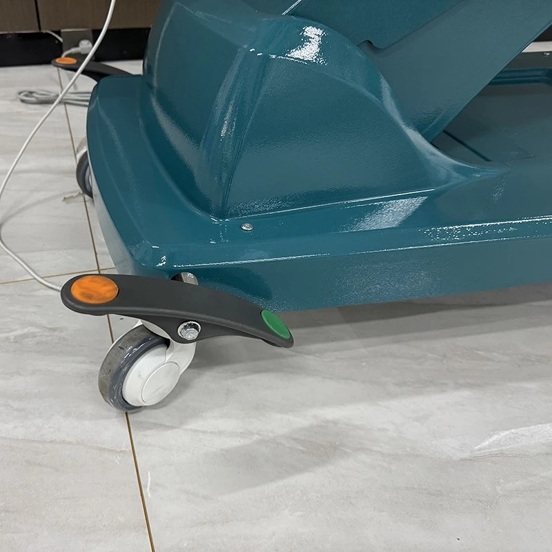 This central control caster adopts a seesaw double-pedal design. This central control caster adopts a seesaw double-pedal design.